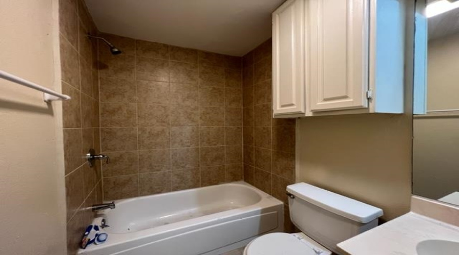 126 Atlanta Dr, Laredo, Texas 78045, 3 Bedrooms Bedrooms, 5 Rooms Rooms,2 BathroomsBathrooms,Residential,For Sale,126 Atlanta Dr,20262500