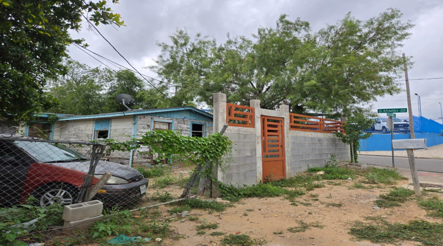 2401 Santa Clara St, Laredo, Texas 78046, 2 Bedrooms Bedrooms, 2 Rooms Rooms,1 BathroomBathrooms,Residential,For Sale,2401 Santa Clara St,20262501