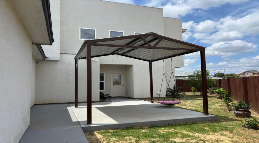5423 Capilla St., Laredo, Texas 78046, 3 Bedrooms Bedrooms, 6 Rooms Rooms,2 BathroomsBathrooms,Residential,For Sale,5423 Capilla St.,20262502