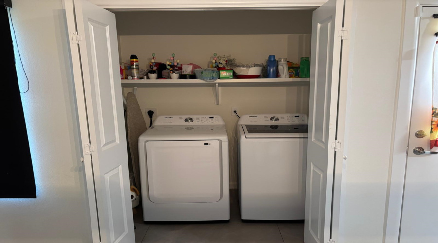5423 Capilla St., Laredo, Texas 78046, 3 Bedrooms Bedrooms, 6 Rooms Rooms,2 BathroomsBathrooms,Residential,For Sale,5423 Capilla St.,20262502