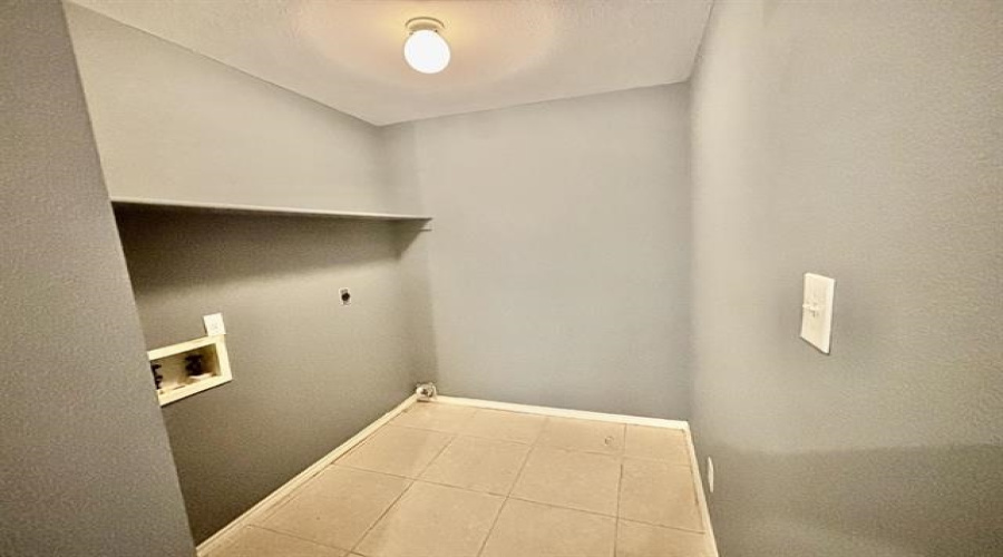3106 St Isaac Lp, Laredo, Texas 78046, 3 Bedrooms Bedrooms, 5 Rooms Rooms,2 BathroomsBathrooms,Residential,For Sale,3106 St Isaac Lp,20262503