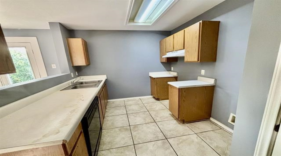 3106 St Isaac Lp, Laredo, Texas 78046, 3 Bedrooms Bedrooms, 5 Rooms Rooms,2 BathroomsBathrooms,Residential,For Sale,3106 St Isaac Lp,20262503