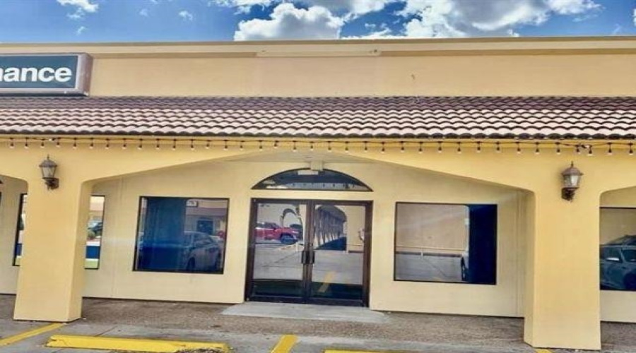 502 W Calton Rd, Laredo, Texas 78041, 1 Room Rooms,1 BathroomBathrooms,Commercial retail/office,For Rent,502 W Calton Rd,20262504