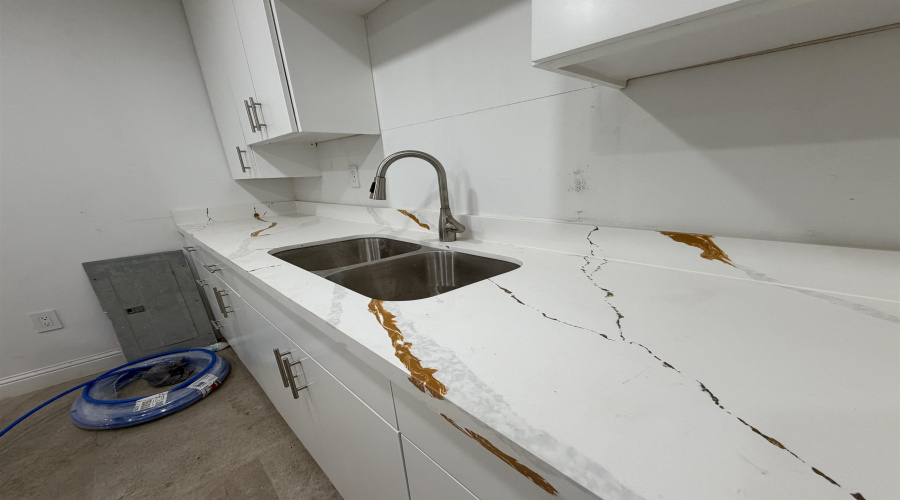 18209 FM 1472, LAREDO, Texas 78045-7919, 1 Room Rooms,3 BathroomsBathrooms,Commercial retail/office,For Rent,18209 FM 1472,20262505