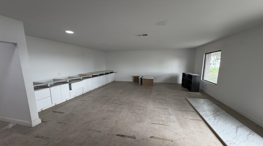 18209 FM 1472, LAREDO, Texas 78045-7919, 1 Room Rooms,3 BathroomsBathrooms,Commercial retail/office,For Rent,18209 FM 1472,20262505
