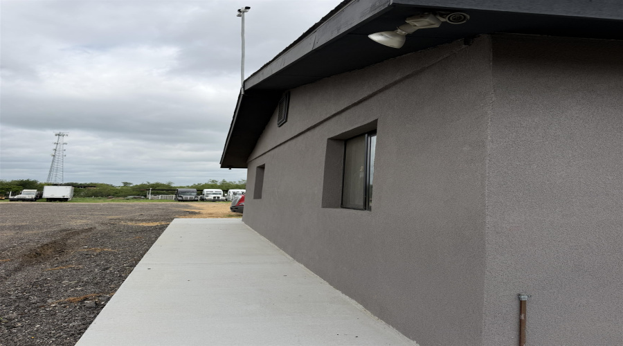 18209 FM 1472, LAREDO, Texas 78045-7919, 1 Room Rooms,3 BathroomsBathrooms,Commercial retail/office,For Rent,18209 FM 1472,20262505
