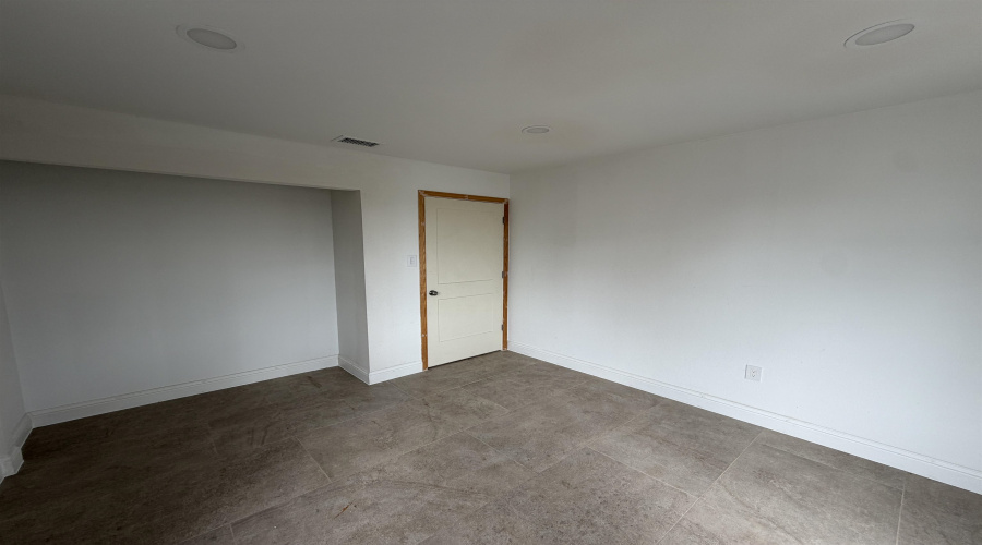 18209 FM 1472, LAREDO, Texas 78045-7919, 1 Room Rooms,3 BathroomsBathrooms,Commercial retail/office,For Rent,18209 FM 1472,20262505