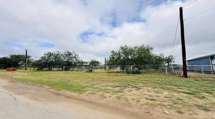 1307 Miraflores Ave, ZAPATA, Texas 78076, ,Land,For Sale,1307 Miraflores Ave,20262517