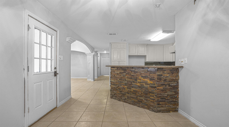 241 North Beach Ln, Laredo, Texas 78041, 4 Bedrooms Bedrooms, 7 Rooms Rooms,3 BathroomsBathrooms,Residential,For Sale,241 North Beach Ln,20255290