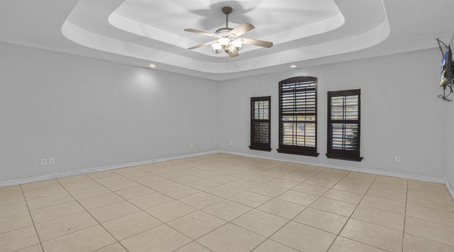 241 North Beach Ln, Laredo, Texas 78041, 4 Bedrooms Bedrooms, 7 Rooms Rooms,3 BathroomsBathrooms,Residential,For Sale,241 North Beach Ln,20255290