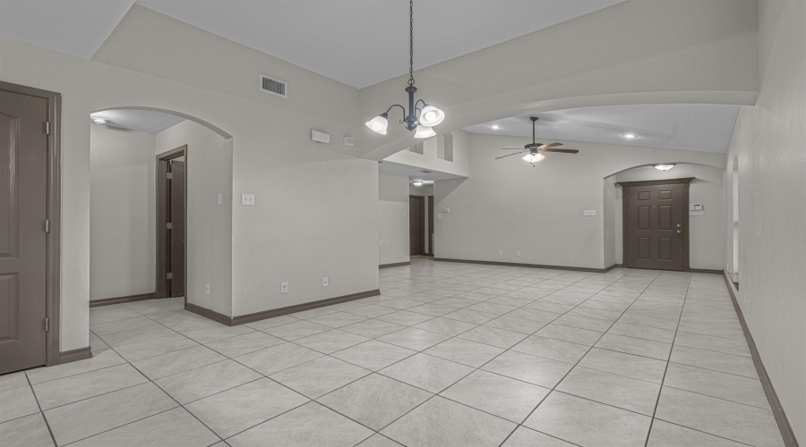 3219 Galveston St, Laredo, Texas 78043, 3 Bedrooms Bedrooms, 3 Rooms Rooms,2 BathroomsBathrooms,Residential,For Rent,3219 Galveston St,20262507