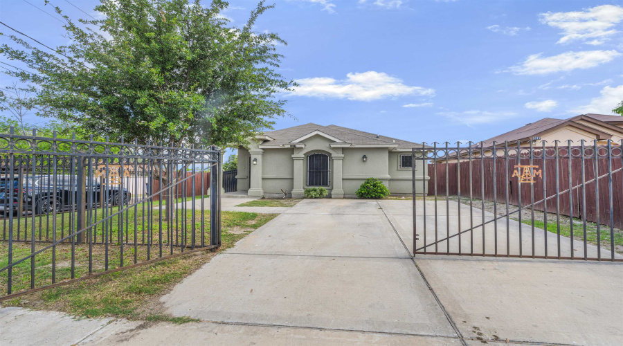 3219 Galveston St, Laredo, Texas 78043, 3 Bedrooms Bedrooms, 3 Rooms Rooms,2 BathroomsBathrooms,Residential,For Rent,3219 Galveston St,20262507