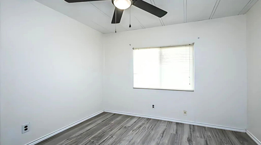 100 Blossum Blvd., ZAPATA, Texas 78076, 2 Bedrooms Bedrooms, 4 Rooms Rooms,1 BathroomBathrooms,Residential,For Sale,100 Blossum Blvd.,20262509