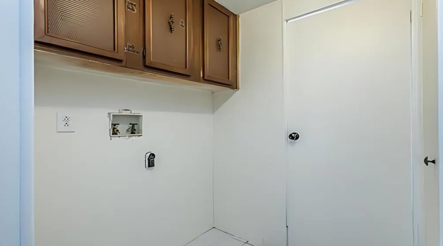 100 Blossum Blvd., ZAPATA, Texas 78076, 2 Bedrooms Bedrooms, 4 Rooms Rooms,1 BathroomBathrooms,Residential,For Sale,100 Blossum Blvd.,20262509