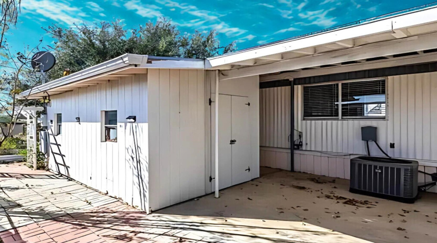 100 Blossum Blvd., ZAPATA, Texas 78076, 2 Bedrooms Bedrooms, 4 Rooms Rooms,1 BathroomBathrooms,Residential,For Sale,100 Blossum Blvd.,20262509