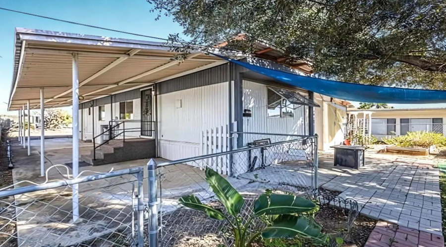 100 Blossum Blvd., ZAPATA, Texas 78076, 2 Bedrooms Bedrooms, 4 Rooms Rooms,1 BathroomBathrooms,Residential,For Sale,100 Blossum Blvd.,20262509