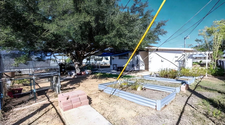 100 Blossum Blvd., ZAPATA, Texas 78076, 2 Bedrooms Bedrooms, 4 Rooms Rooms,1 BathroomBathrooms,Residential,For Sale,100 Blossum Blvd.,20262509