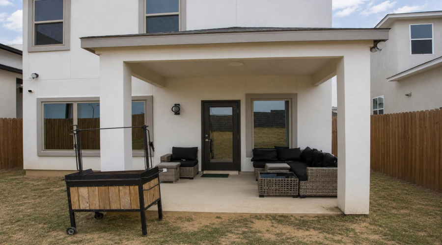 9907 Rosary Ln., Laredo, Texas 78045, 3 Bedrooms Bedrooms, 7 Rooms Rooms,2 BathroomsBathrooms,Residential,For Sale,9907 Rosary Ln.,20262515