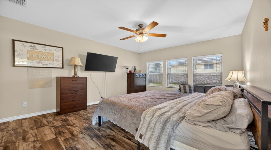 511 Otero Dr, Laredo, Texas 78045, 3 Bedrooms Bedrooms, 7 Rooms Rooms,2 BathroomsBathrooms,Residential,For Sale,511 Otero Dr,20262519