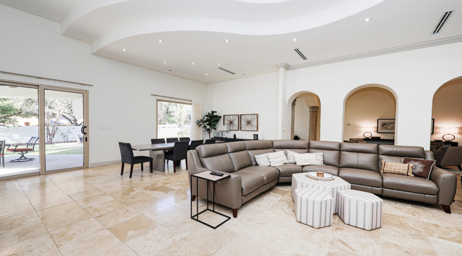 3002 Swift Dr, LAREDO, Texas 78041, 4 Bedrooms Bedrooms, 11 Rooms Rooms,5 BathroomsBathrooms,Residential,For Sale,3002 Swift Dr,20260103