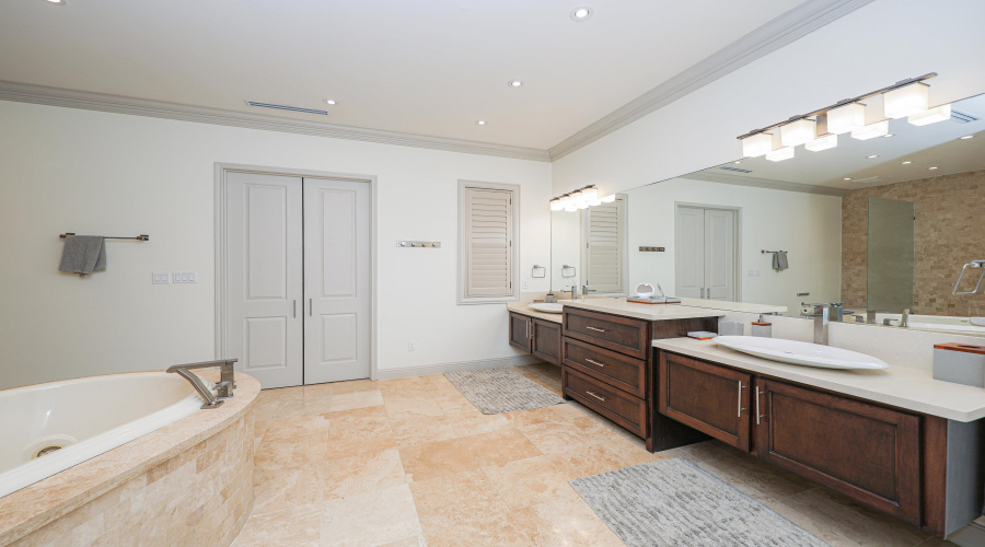 3002 Swift Dr, LAREDO, Texas 78041, 4 Bedrooms Bedrooms, 11 Rooms Rooms,5 BathroomsBathrooms,Residential,For Sale,3002 Swift Dr,20260103