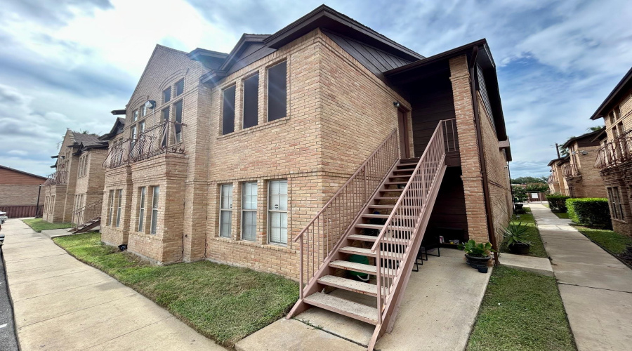 203 Martingale Ln, Laredo, Texas 78041, 2 Bedrooms Bedrooms, 4 Rooms Rooms,2 BathroomsBathrooms,Residential,For Rent,203 Martingale Ln,20262521