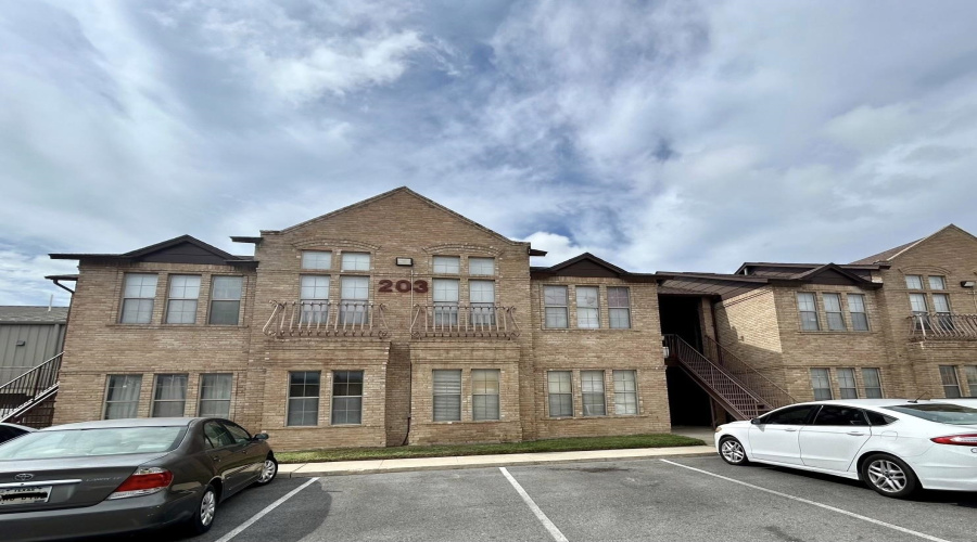 203 Martingale Ln, Laredo, Texas 78041, 2 Bedrooms Bedrooms, 4 Rooms Rooms,2 BathroomsBathrooms,Residential,For Rent,203 Martingale Ln,20262521