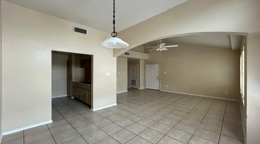 203 Martingale Ln, Laredo, Texas 78041, 2 Bedrooms Bedrooms, 4 Rooms Rooms,2 BathroomsBathrooms,Residential,For Rent,203 Martingale Ln,20262521