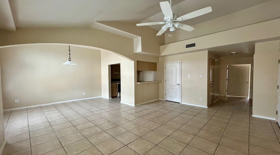 203 Martingale Ln, Laredo, Texas 78041, 2 Bedrooms Bedrooms, 4 Rooms Rooms,2 BathroomsBathrooms,Residential,For Rent,203 Martingale Ln,20262521