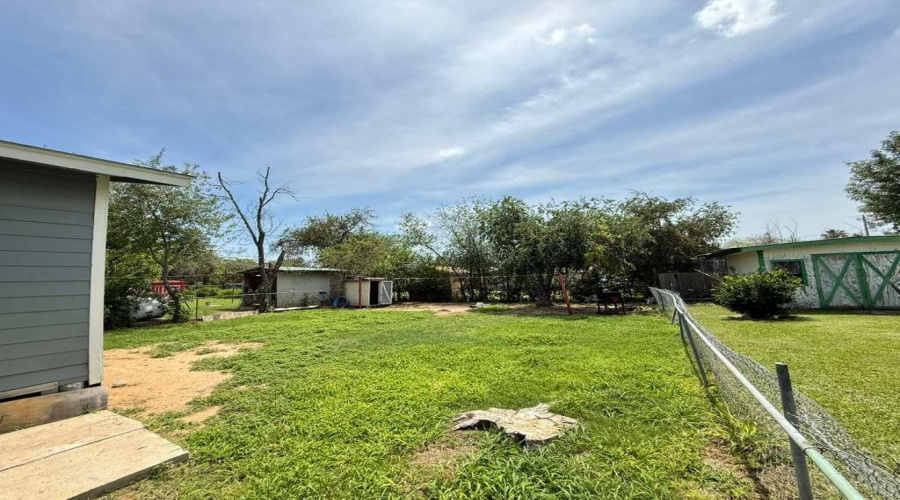 1755 N 7th St, Crystal City, Texas 78839, 3 Bedrooms Bedrooms, 3 Rooms Rooms,1 BathroomBathrooms,Residential,For Rent,1755 N 7th St,20262523