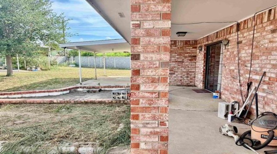 2061 Retama Dr, Laredo, Texas 78076, 2 Bedrooms Bedrooms, 5 Rooms Rooms,1 BathroomBathrooms,Residential,For Sale,2061 Retama Dr,20262526