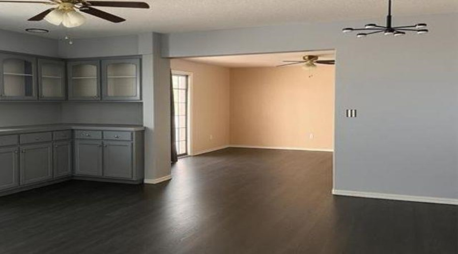 2061 Retama Dr, Laredo, Texas 78076, 2 Bedrooms Bedrooms, 5 Rooms Rooms,1 BathroomBathrooms,Residential,For Sale,2061 Retama Dr,20262526