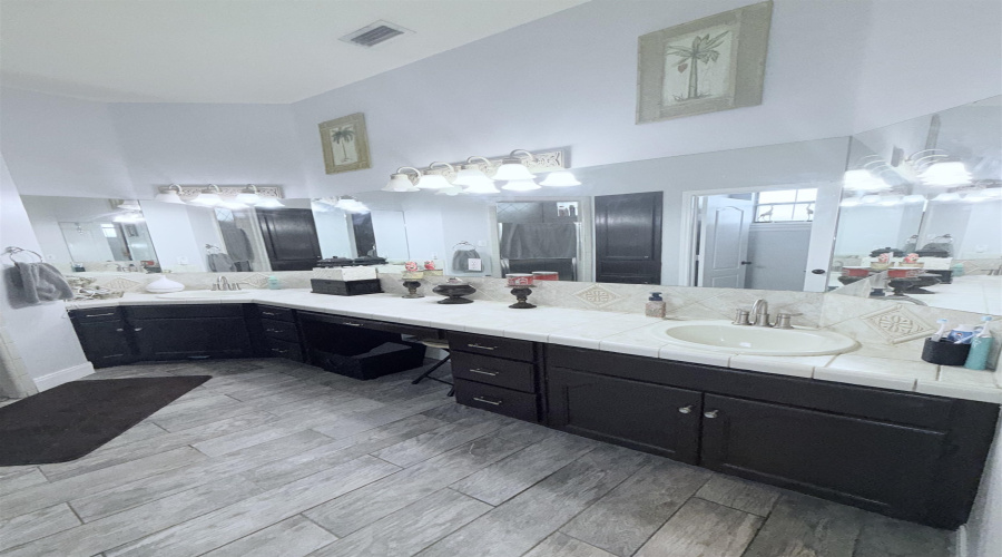 509 Nightingale Bend, Laredo, Texas 78045, 3 Bedrooms Bedrooms, 4 Rooms Rooms,2 BathroomsBathrooms,Residential,For Sale,509 Nightingale Bend,20262528