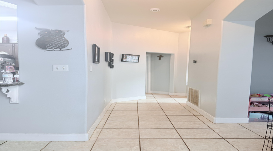 509 Nightingale Bend, Laredo, Texas 78045, 3 Bedrooms Bedrooms, 4 Rooms Rooms,2 BathroomsBathrooms,Residential,For Sale,509 Nightingale Bend,20262528