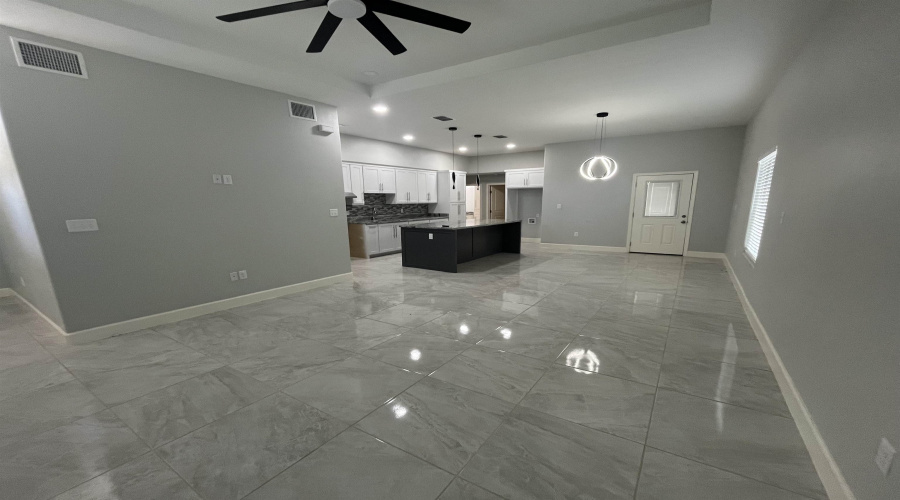 432 General Franco Dr, Laredo, Texas 78046, 4 Bedrooms Bedrooms, 6 Rooms Rooms,3 BathroomsBathrooms,Residential,For Sale,432 General Franco Dr,20262531