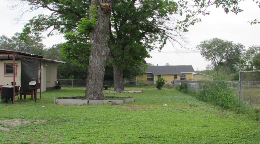 165 W Ansley St., San Antonio, Texas 78221, 2 Bedrooms Bedrooms, 4 Rooms Rooms,1 BathroomBathrooms,Residential,For Sale,165 W Ansley St.,20262532