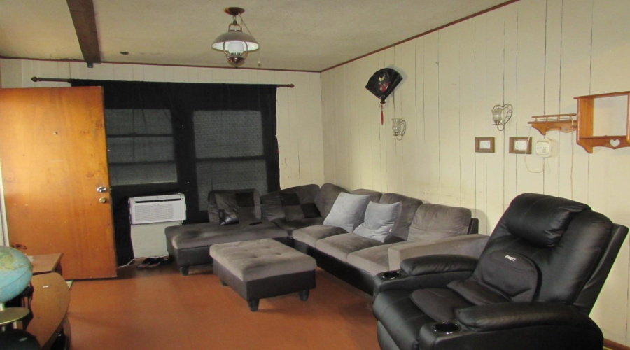 165 W Ansley St., San Antonio, Texas 78221, 2 Bedrooms Bedrooms, 4 Rooms Rooms,1 BathroomBathrooms,Residential,For Sale,165 W Ansley St.,20262532