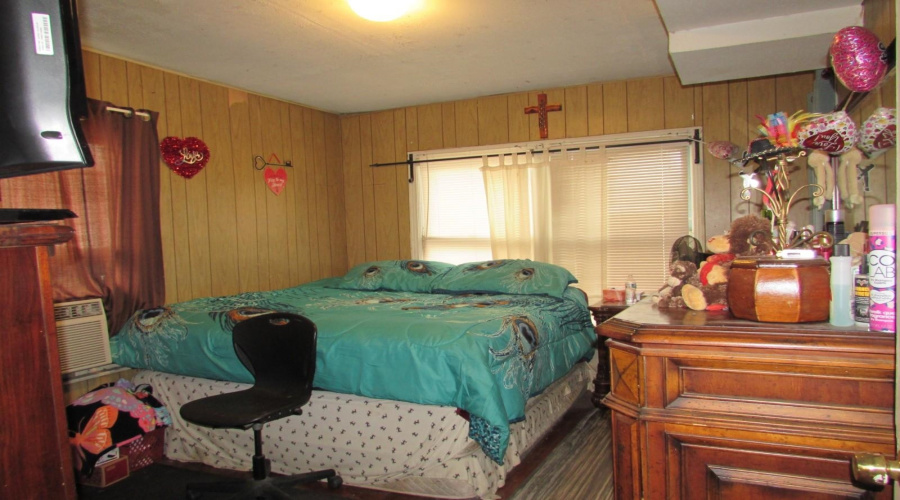 165 W Ansley St., San Antonio, Texas 78221, 2 Bedrooms Bedrooms, 4 Rooms Rooms,1 BathroomBathrooms,Residential,For Sale,165 W Ansley St.,20262532