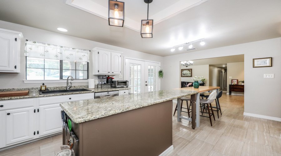 1207 Lyles Lp, Laredo, Texas 78045, 3 Bedrooms Bedrooms, 7 Rooms Rooms,2 BathroomsBathrooms,Residential,For Sale,1207 Lyles Lp,20262533