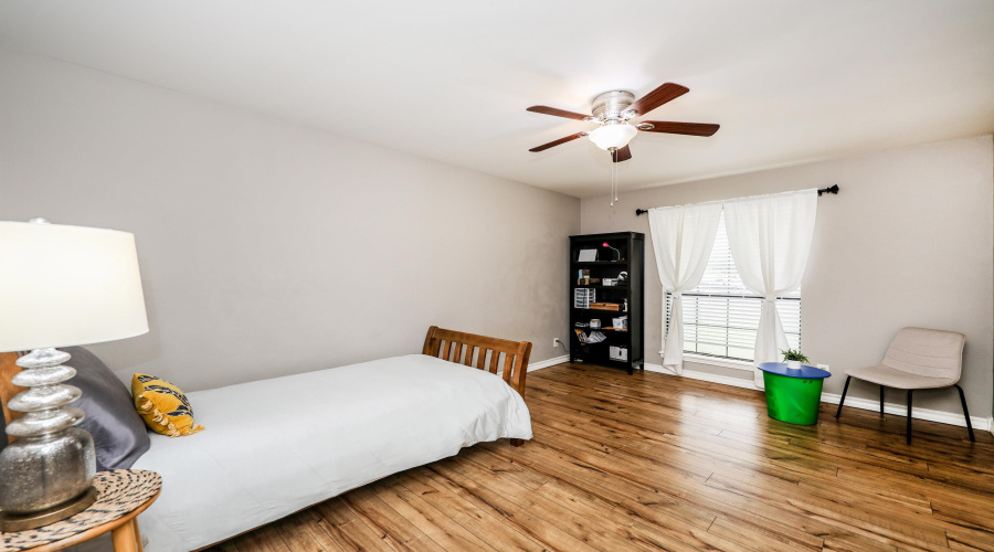 1207 Lyles Lp, Laredo, Texas 78045, 3 Bedrooms Bedrooms, 7 Rooms Rooms,2 BathroomsBathrooms,Residential,For Sale,1207 Lyles Lp,20262533