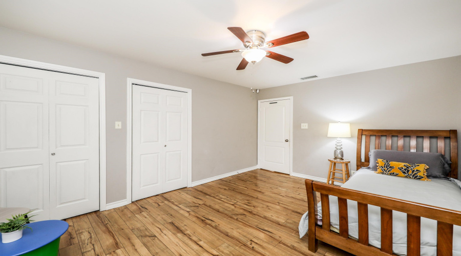 1207 Lyles Lp, Laredo, Texas 78045, 3 Bedrooms Bedrooms, 7 Rooms Rooms,2 BathroomsBathrooms,Residential,For Sale,1207 Lyles Lp,20262533