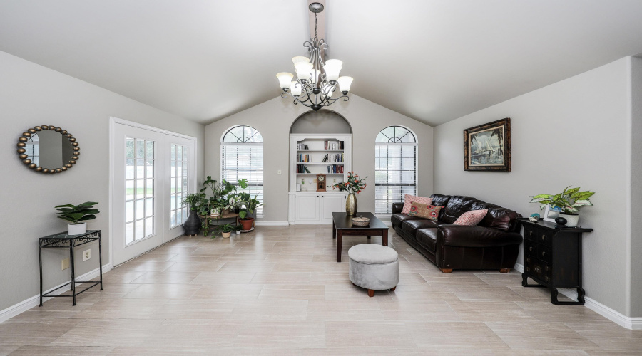 1207 Lyles Lp, Laredo, Texas 78045, 3 Bedrooms Bedrooms, 7 Rooms Rooms,2 BathroomsBathrooms,Residential,For Sale,1207 Lyles Lp,20262533