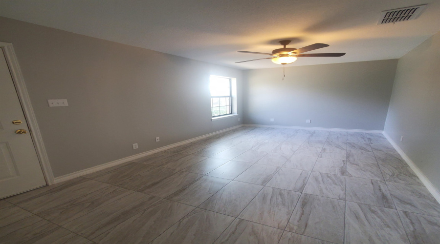 2515 Boston St, Laredo, Texas 78041, 4 Bedrooms Bedrooms, 6 Rooms Rooms,2 BathroomsBathrooms,Residential,For Rent,2515 Boston St,20262534