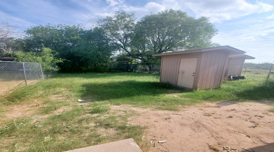 2515 Boston St, Laredo, Texas 78041, 4 Bedrooms Bedrooms, 6 Rooms Rooms,2 BathroomsBathrooms,Residential,For Rent,2515 Boston St,20262534