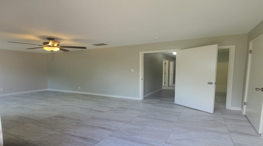2515 Boston St, Laredo, Texas 78041, 4 Bedrooms Bedrooms, 6 Rooms Rooms,2 BathroomsBathrooms,Residential,For Rent,2515 Boston St,20262534