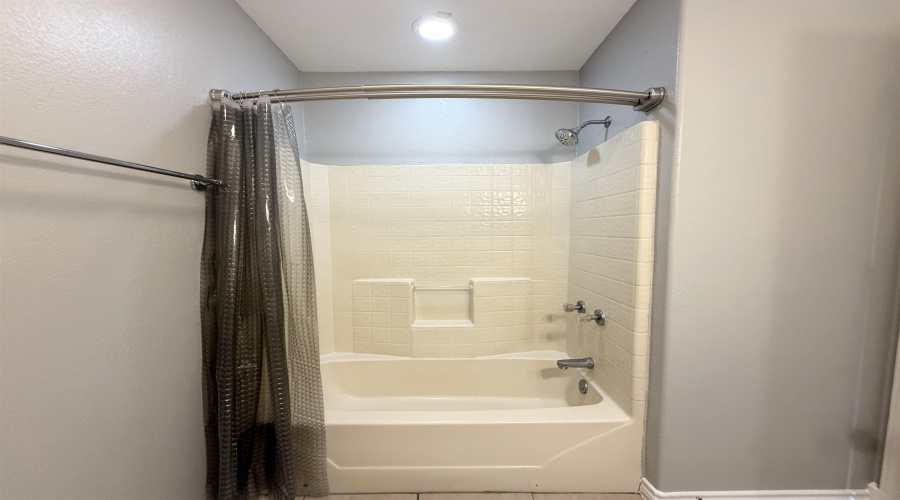 9804 Cantera Ct, LAREDO, Texas 78045, 2 Bedrooms Bedrooms, 5 Rooms Rooms,2 BathroomsBathrooms,Residential,For Rent,9804 Cantera Ct,20262536