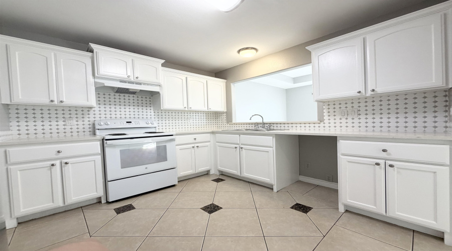 9804 Cantera Ct, LAREDO, Texas 78045, 2 Bedrooms Bedrooms, 5 Rooms Rooms,2 BathroomsBathrooms,Residential,For Rent,9804 Cantera Ct,20262536