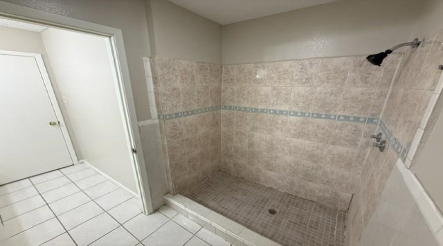 313 Potrero Ct, Laredo, Texas 78045, 4 Bedrooms Bedrooms, 7 Rooms Rooms,2 BathroomsBathrooms,Residential,For Rent,313 Potrero Ct,20262540
