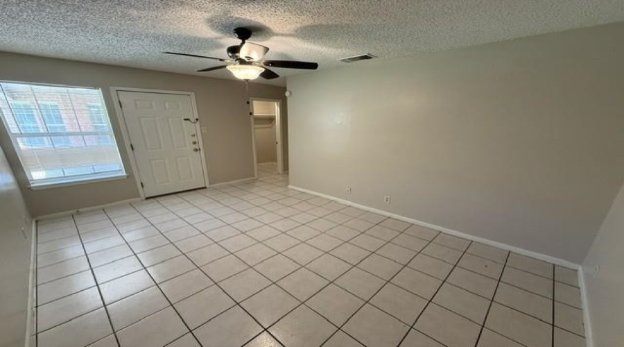 313 Potrero Ct, Laredo, Texas 78045, 4 Bedrooms Bedrooms, 7 Rooms Rooms,2 BathroomsBathrooms,Residential,For Rent,313 Potrero Ct,20262540