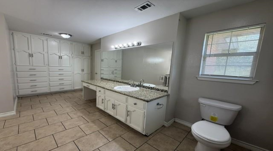 313 Potrero Ct, Laredo, Texas 78045, 4 Bedrooms Bedrooms, 7 Rooms Rooms,2 BathroomsBathrooms,Residential,For Rent,313 Potrero Ct,20262540